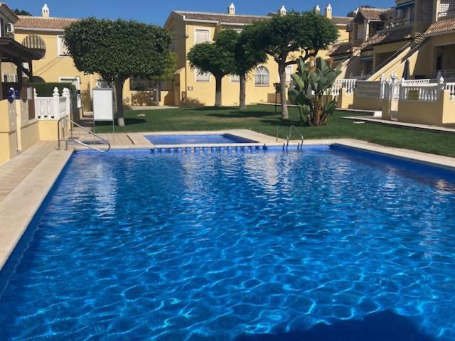 Villa Martin Secure Complex Two Bed Apartment With Access To Six Pools Сан-Мигель-де-Салинас Экстерьер фото
